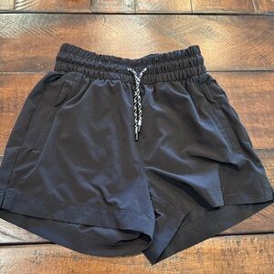 Athleta Girl Play More Black Athletic Shorts - size XS (6)